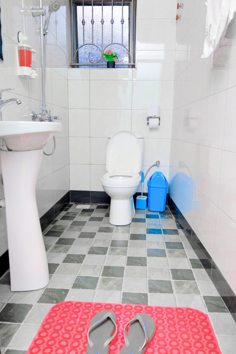 Private ensuite bathroom